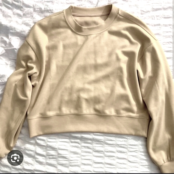 LULULEMON Softstreme Perfectly Oversize Crop/Crew Neck Sweatshirt Bone Color Sz4 - Picture 2 of 2